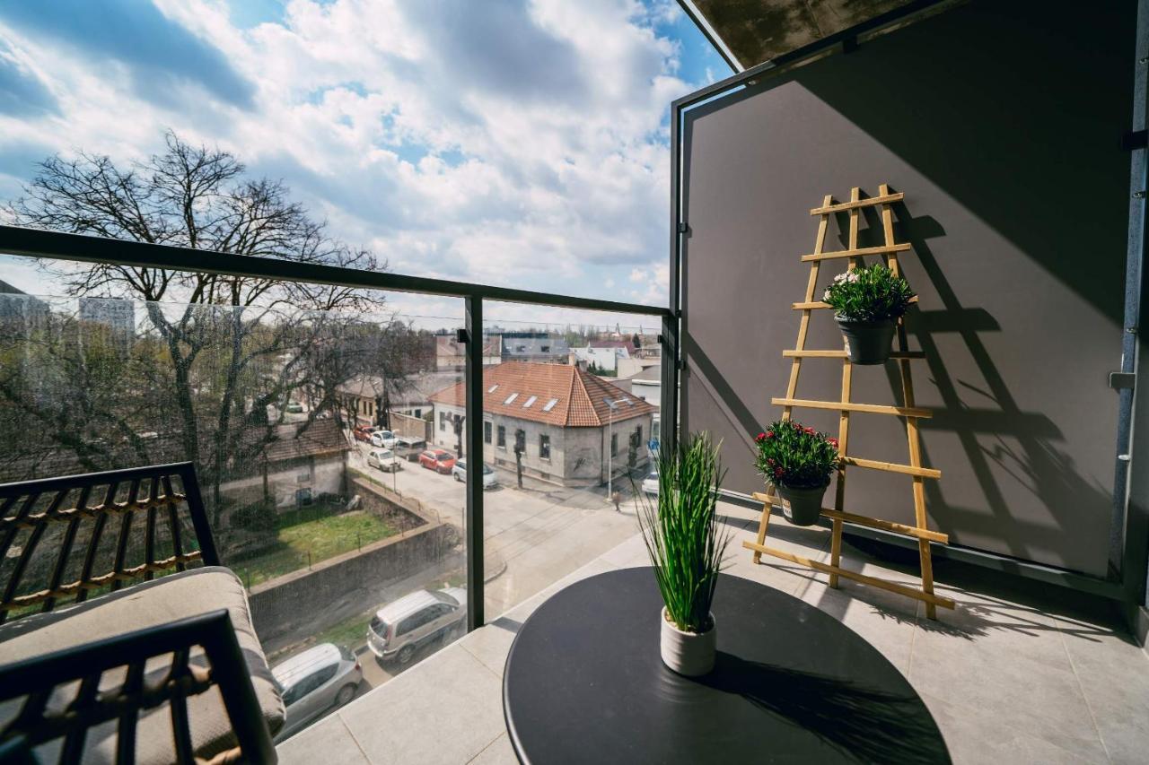 Luxury Apartment W. City Views In Kosice Old Town Exterior foto